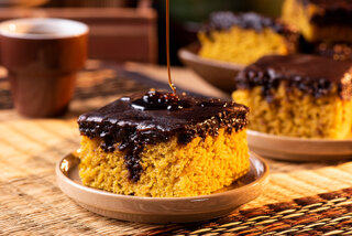 Receitas: Bolo de cenoura com laranja é fácil de fazer; confira o passo a passo!