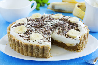 Receitas: Torta quente de banana e chocolate é irresistível e fácil de fazer; confira a receita! 