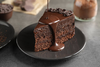 Receitas: Bolo mousse de chocolate é opção de sobremesa para o almoço ou jantar; confira a receita!