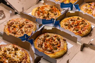 Restaurantes: Promoção da Domino's tem pizza média e grande com 50% de desconto; saiba tudo!