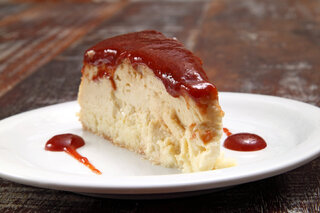 Receitas: Torta de ricota com calda de goiabada é opção deliciosa para a sobremesa; veja o passo a passo!