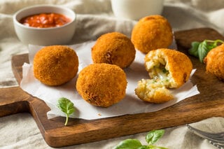 Receitas: Bolinho de Risoto: aprenda a receita da Rita Lobo para o famoso arancini!