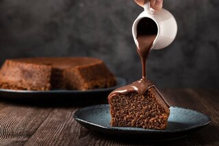 Receitas: Bolo de Chocolate Fofinho na Batedeira é simples de fazer e irresistível; veja a receita!