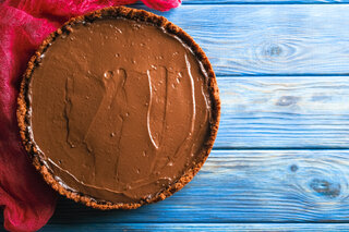 Receitas: Receita: torta de mousse de chocolate com massa de biscoito