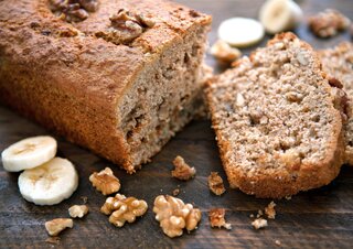 Receitas: Bolo de aveia e banana é simples e fácil de fazer; veja a receita!