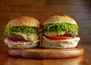 Restaurantes: Osnir Hamburger oferece cheese salada em dobro nesta segunda-feira (8); saiba tudo!