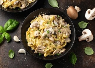 Receitas: Receita de Carbonara Vegetariano com cogumelos vai te surpreender pelo sabor!