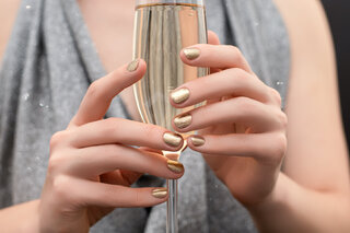 Moda e Beleza: Unhas para o Réveillon: 10 cores de esmalte para arrasar no Ano Novo!