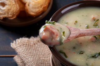 Receitas: Aprenda a fazer o Caldo Verde que vai virar seu novo jantar favorito no inverno