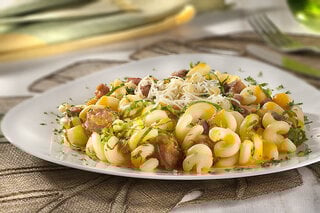 Receitas: Espiral ao Molho de Abóbora com Couve e Linguiça: receita fácil, nutritiva e irresistível