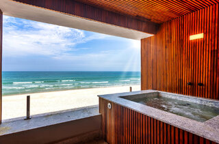 Viagens: Hotel pé na areia em Maresias promete luxo, natureza e um pôr do sol inesquecível