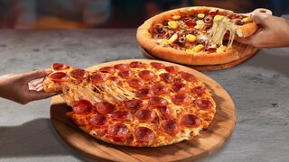 Restaurantes: Domino’s Pizza lança promoção imperdível: leve 2 pizzas e pague só 1