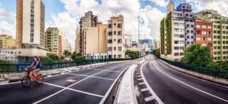 Na Cidade: FelizCidade leva desfile de balões ao Minhocão e reacende a magia do Natal em São Paulo