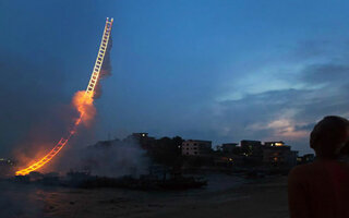 escada para o céu válido cai-guo-qiang 615px.jpg