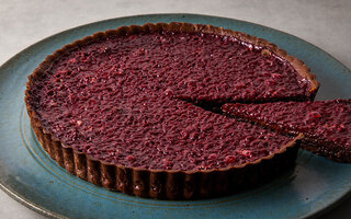 Torta de Chocolate com Amora - Confeitaria Marilia Zylbersztajn