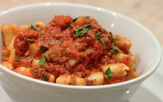 Forneria San Paolo - Gnocchi ( massa de batata com molho de tomate, carne moída e parmesão).jpg