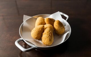 Solo Cozinha e Bar - Coxinha de Pato