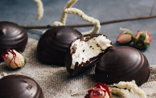 Marshmallow coberto com chocolate