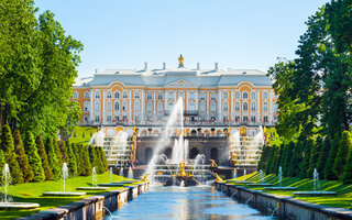 Palácio Peterhof em São Petersburgo