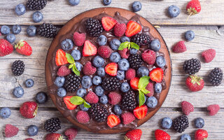 Torta Mousse de Panettone com Frutas Vermelhas