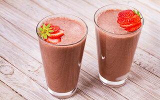 Milkshake de Açaí com Chocolate, Morango e Hortelã