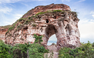 PEDRA FURADA