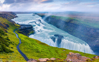 2) A Cachoeira de Gullfoss