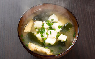 Sopa de Agrião, Tofu e Ovo