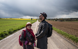 Visages villages - Véxin - AVJR route champs Visages villages©Agnès Varda-JR-Ciné-Tamaris, Social Animals 2016.jpg