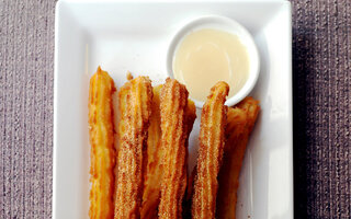 CHURROS DE PARMESÃO