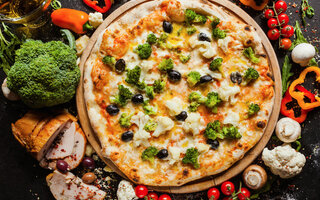 Pizza com Brócolis