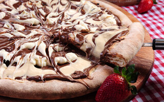 Pizza de Chocolate Branco e Preto