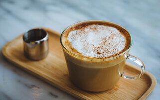 Chocolate Quente com Pasta de Amendoim