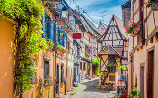 EGUISHEIM (FRANÇA)