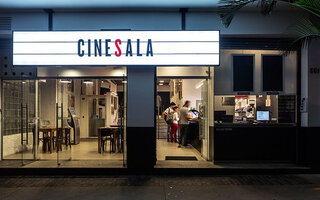 CineSala | Estação Fradique Coutinho | Linha 4-Amarela do Metrô