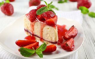 Cheesecake de ricota com cobertura de morango