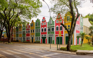 HOLAMBRA, 130 KM DE SÃO PAULO