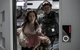 Elysium - Alice Braga