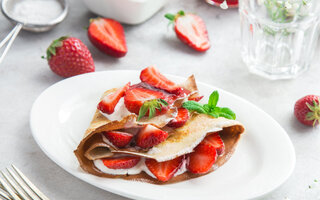 Crepe de morango com chantilly