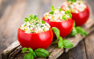 Tomate recheado de ricota