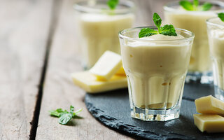 Mousse de chocolate branco e chá preto