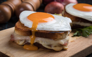 Sanduíche Croque Madame