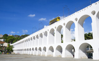 ANDAR NO BONDE DE SANTA TERESA