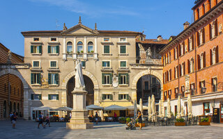 PIAZZA DEI SIGNORI