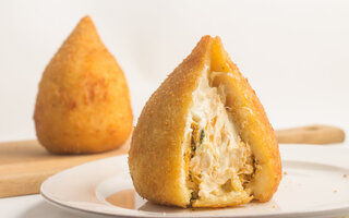 Coxinha de frango com catupiry