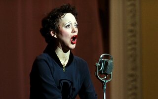 Piaf: Um Hino ao Amor