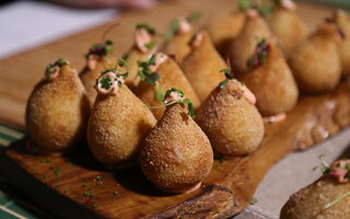 COXINHA DE PERNIL