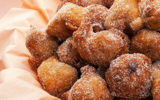 Bolinho de Chuva com Doce de Leite