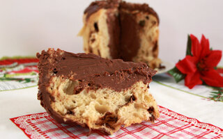 Panettone recheado com brigadeiro