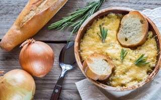 Sopa de Cebola Gratinada